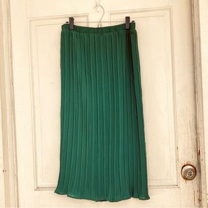 Please Me Green Pleated Midi Skirt NWT